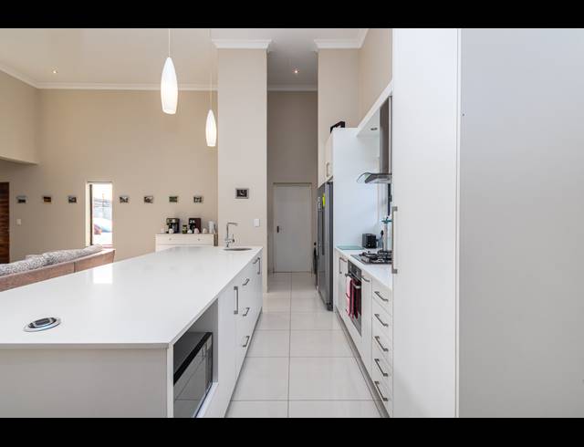3 BEDROOM HOUSE RENTED IN PARKLANDS NORTH